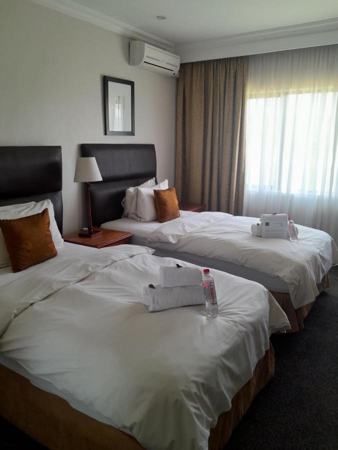 Protea Hotel By Marriott Harrismith Montrose Екстер'єр фото
