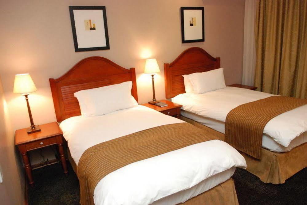 Protea Hotel By Marriott Harrismith Montrose Екстер'єр фото