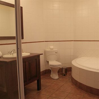 Protea Hotel By Marriott Harrismith Montrose Екстер'єр фото